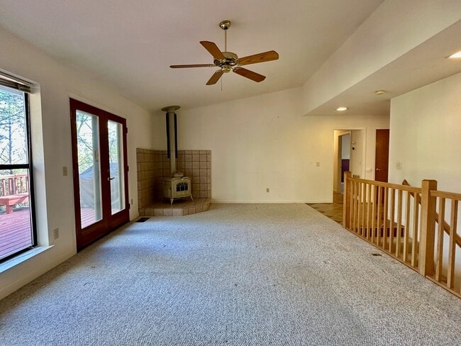 Building Photo - 15593 Carrie Dr