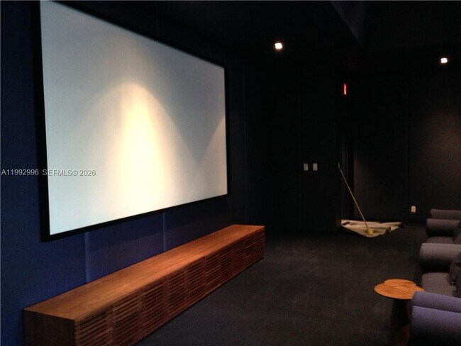 Building Photo - 1300 Brickell Bay Dr