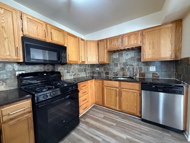 Building Photo - 1770 Bristol Walk