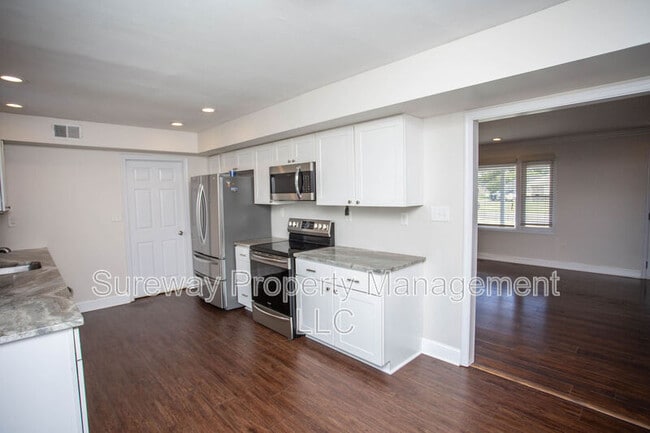 Building Photo - 49 Granite Ln