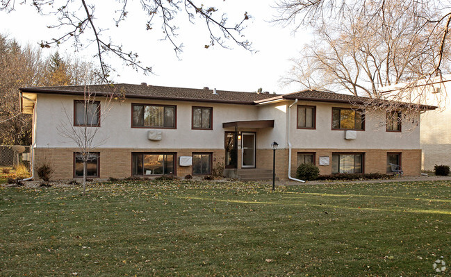 Primary Photo - 2050 County Road F E