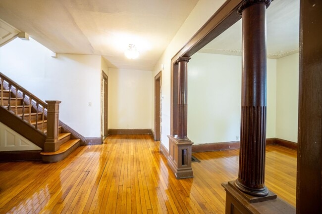 Building Photo - 108 Avondale Pl