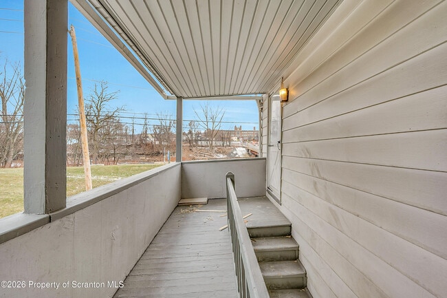 Building Photo - 6 Green Ridge St