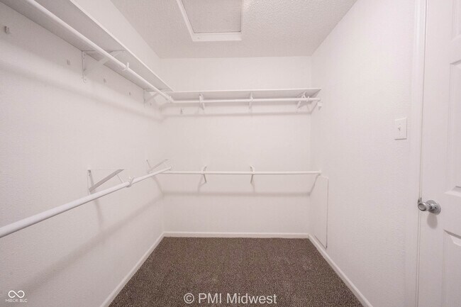 Building Photo - 7623 Hollow Reed Ct