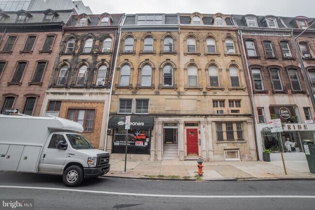 Building Photo - 2116 Walnut St