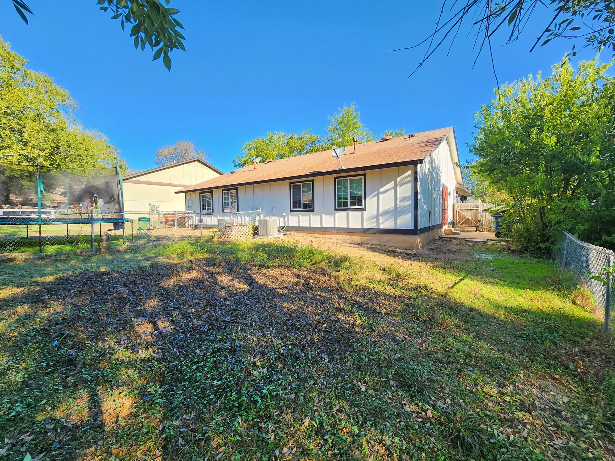 Spacious back yard - 111 Meteor Dr