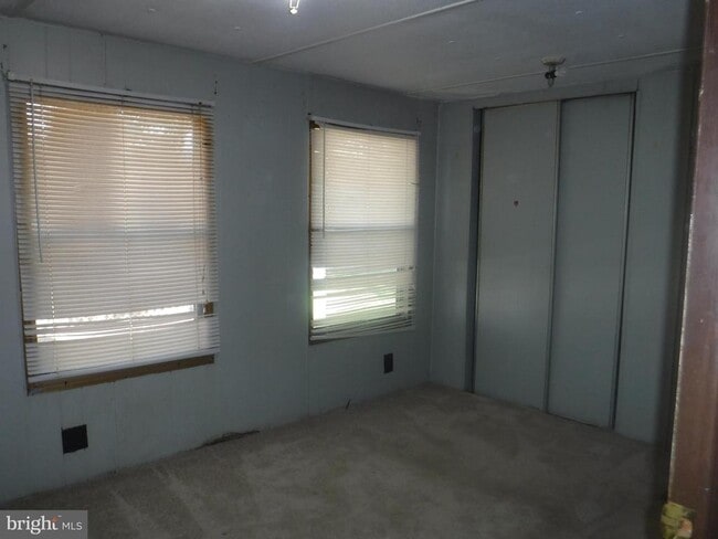 Building Photo - 53 Shamrock Ave