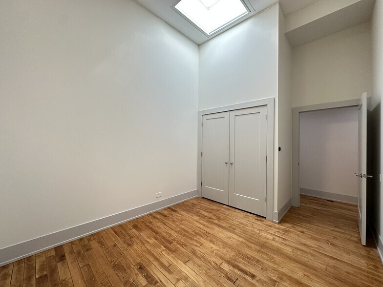 Building Photo - 1432 W 21st St