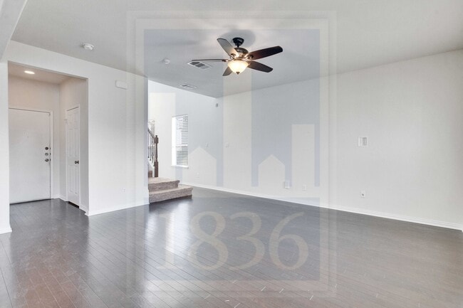 Building Photo - 1405 Middlefield Ct