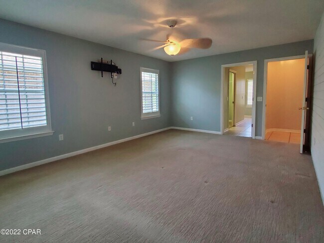 Building Photo - 431 Hidden Island Dr