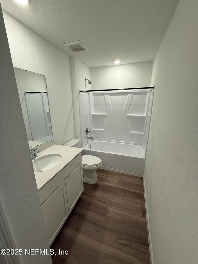 Building Photo - 625 Holly Lks Dr