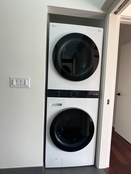 Building Photo - 4636 Del Monte Ave