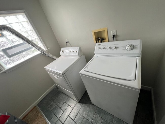 Building Photo - 28033 Rosemont St