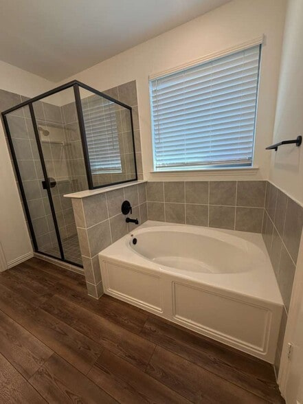 Building Photo - 3802 Chicory Ct