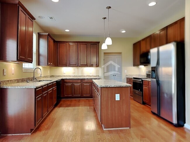 Building Photo - 1404 Manley Ct