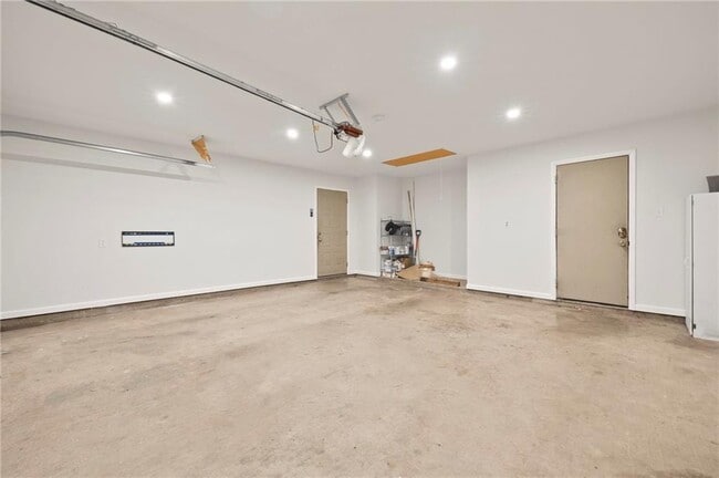 Building Photo - 1307 Daytona Dr
