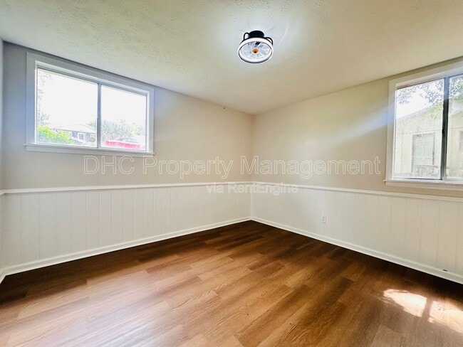 Building Photo - 3222 Apache Dr