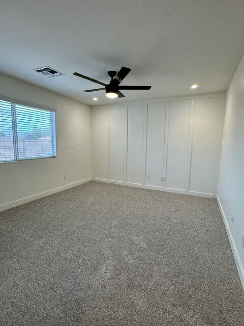 Building Photo - 446 S 86th Pl