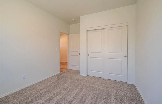 Building Photo - 761 Spyglass