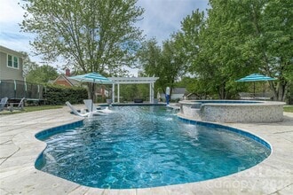 Building Photo - 16647 Greenfarm Rd