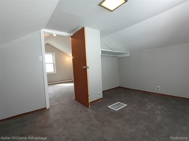 Building Photo - 15345 Sumner