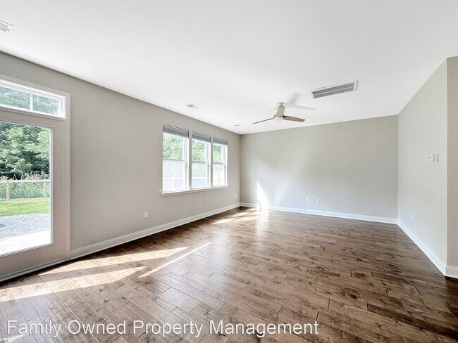 Building Photo - 3 br, 2.5 bath House - 206 Wathen Drive