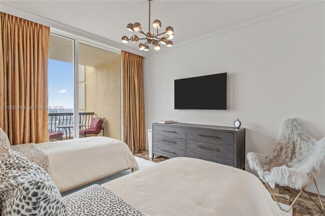 Building Photo - 17875 Collins Ave