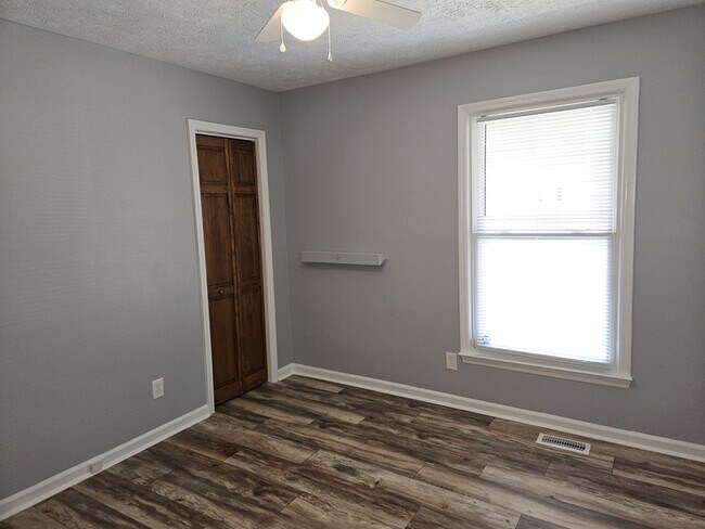 Building Photo - 1591 Hazelcrest Dr