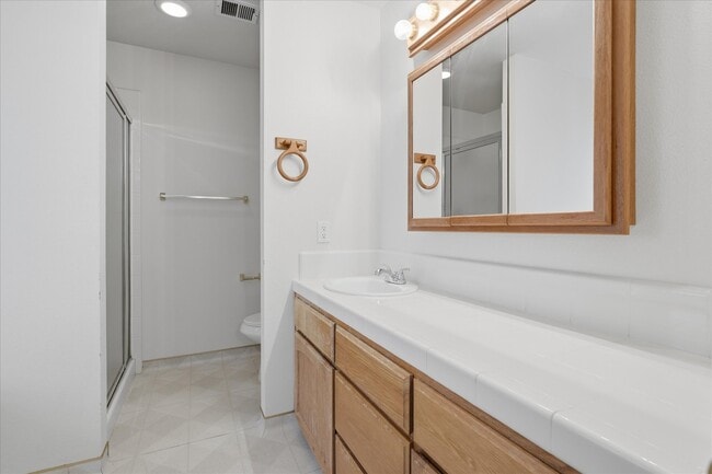 Building Photo - 43379 Leach Rd