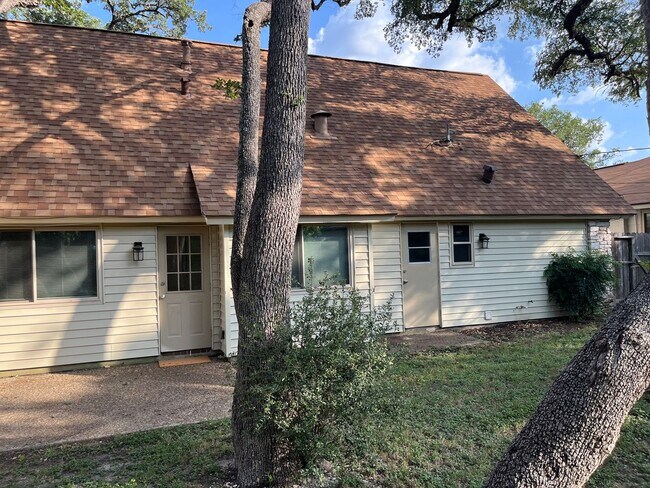 Building Photo - 11615 Sandman Dr