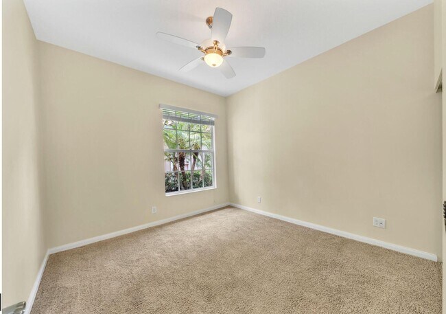 Building Photo - 4784 Blossom Dr