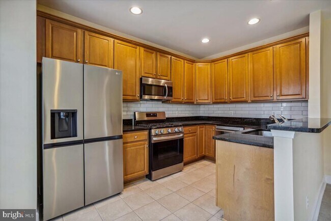 Building Photo - 2481 Walnut Rocker Ln