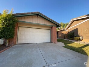 Building Photo - 19041 Wildwood Cir