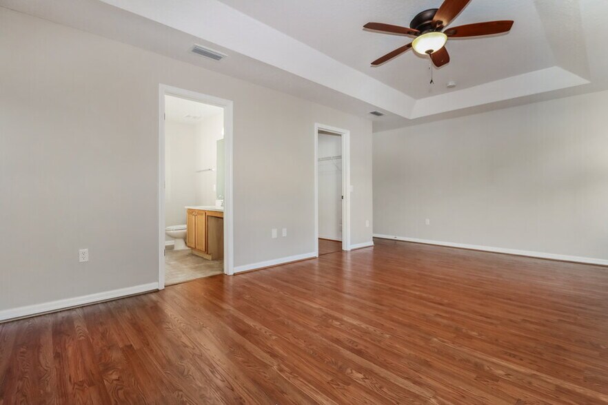 Building Photo - 10622 Boyette Creek Blvd