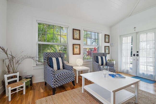 Building Photo - 461 Jupiter Ln