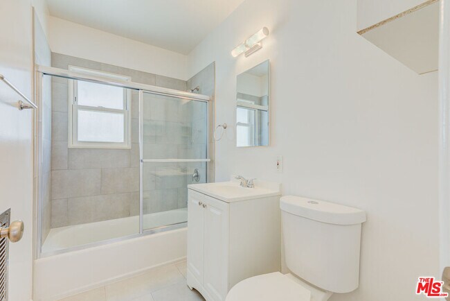 Building Photo - 1643 N Formosa Ave