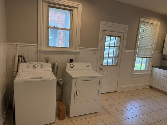 Building Photo - Beautiful Victorian Rowhome with Modern Updates – Available Now!