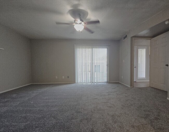Building Photo - 3301 S Terrace Rd