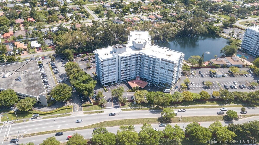 Building Photo - 1300 NE Miami Gardens Dr