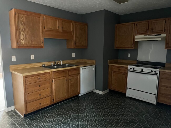 Building Photo - 2 bd/2 ba apartment