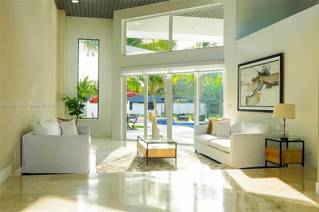 Building Photo - 290 NW 125th Ave