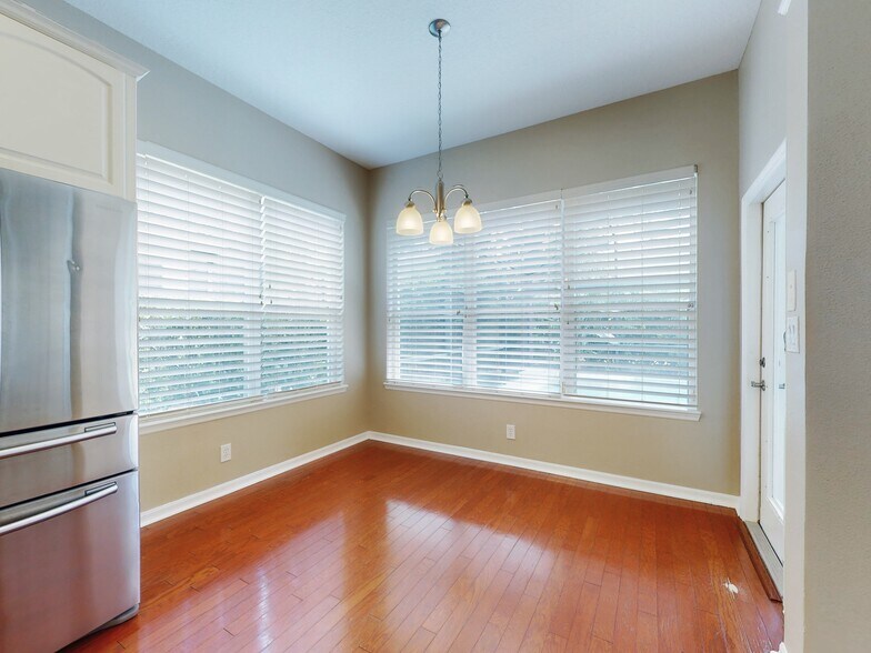 Building Photo - 610 Victoria Hills Dr