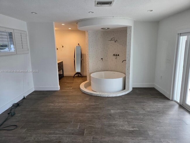 Building Photo - 8220 SW 48th St