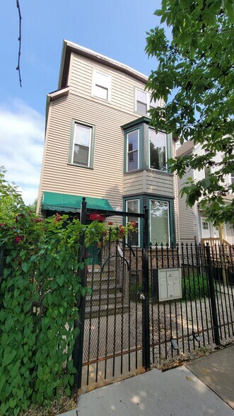 Building Photo - 1817 N Kedzie Ave