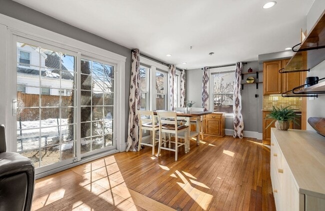 Building Photo - 15 Lexington Terrace