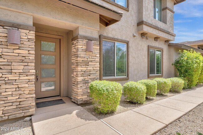 Building Photo - 10260 E White Feather Ln