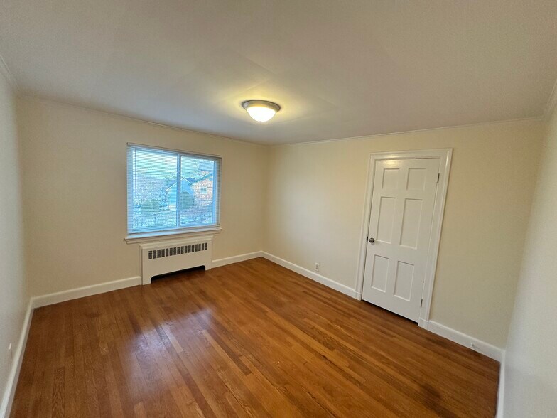 Building Photo - 5 Bishop Rd