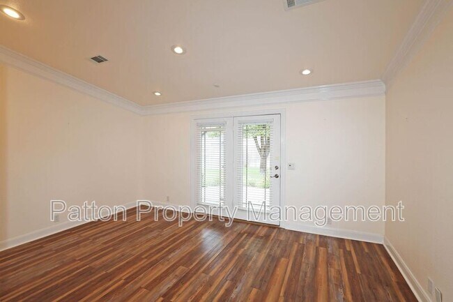 Building Photo - 6802 Thunder Rd
