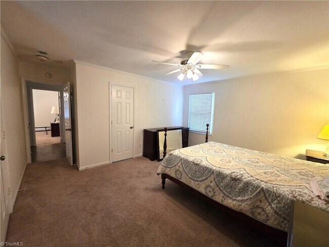 Building Photo - 1085 Brown Rd