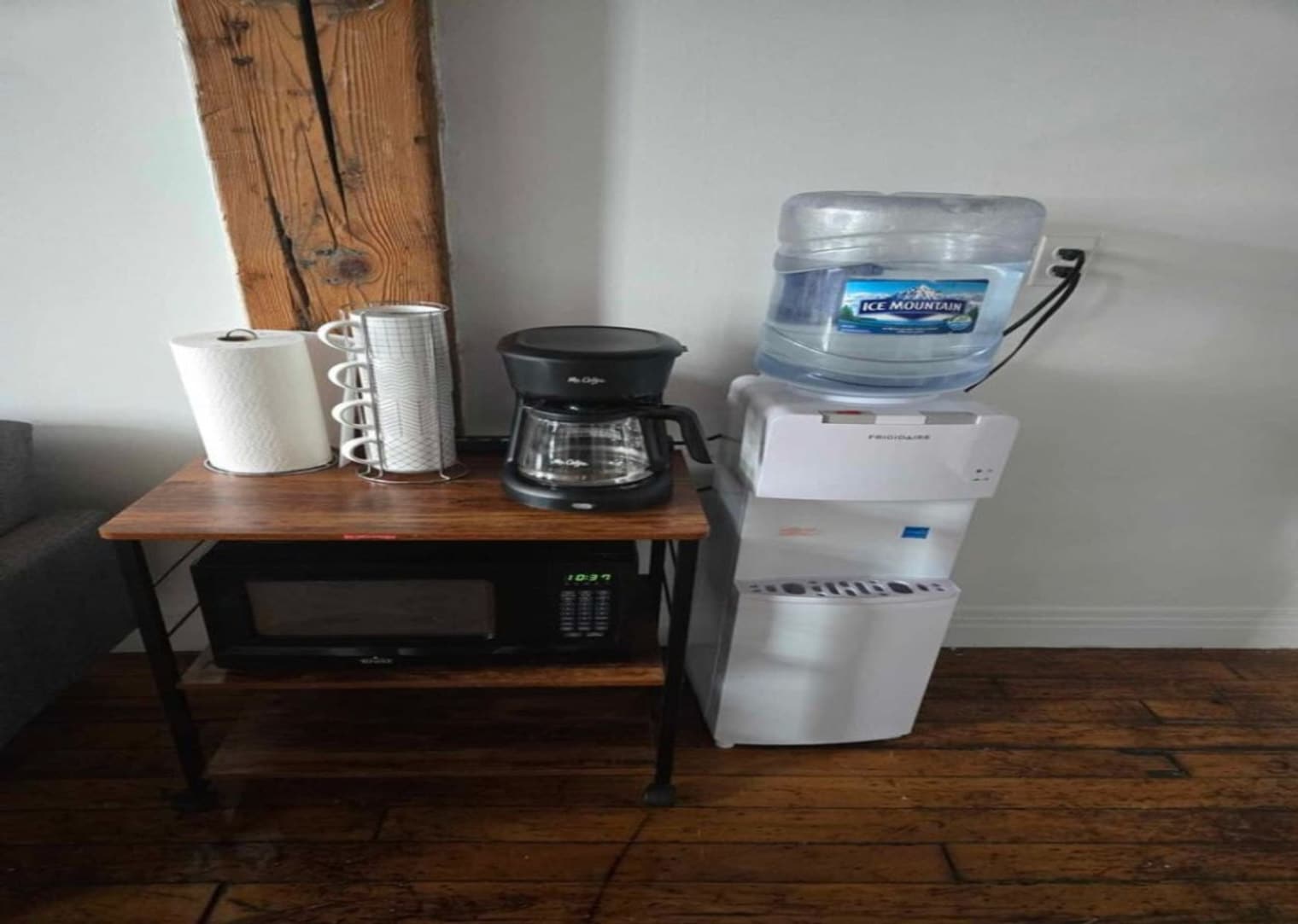 Building Photo - 227 Iron St